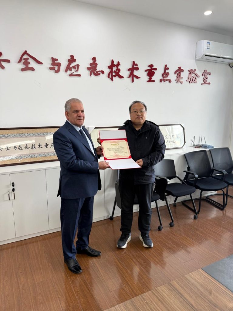 08a0cf78-4018-4e53-9062-43250119a6c6-768x1024