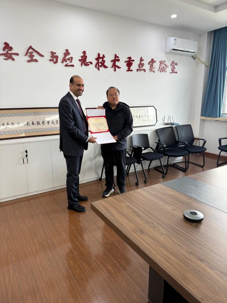 48a1f9cc-8e14-4f2a-90f0-240b61e4e0ac-768x1024